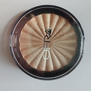 OFRA Rodeo Drive Highlighter